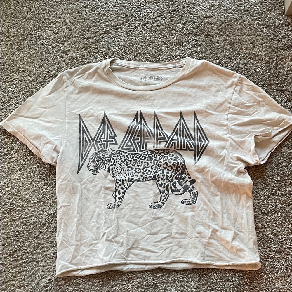 Def Leppard Cropped Graphic T-Shirt